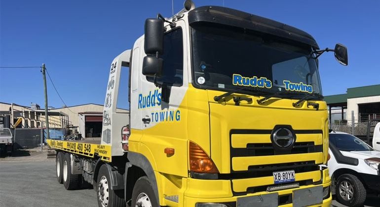 Tow Truck in Wamuran providing 24/7 towing services