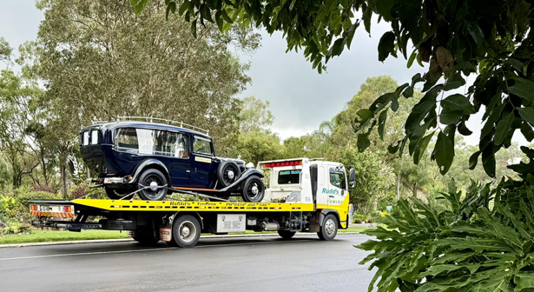 Tow truck assisting broken down car in Brisbane